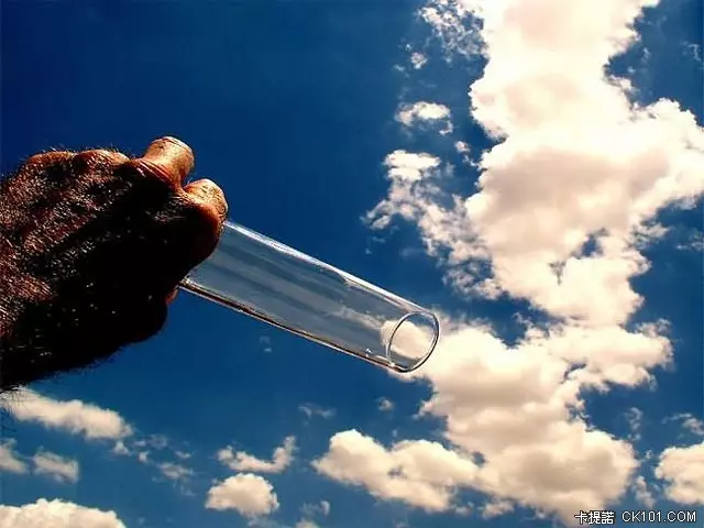 玩轉雲的借位照,想像力十足
