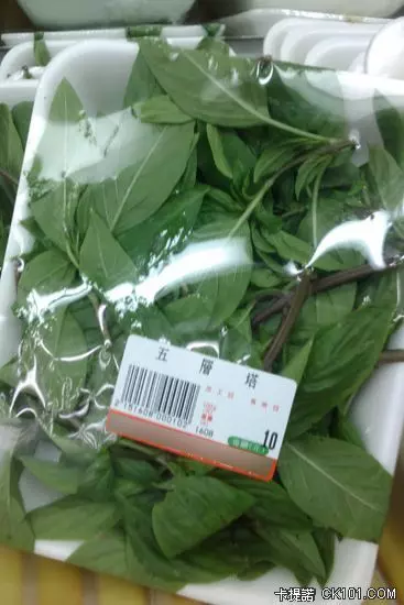 台灣超市標籤紙印成這樣 是要安怎?!