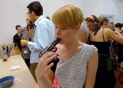 手槍裡隱藏著女生的收納品~