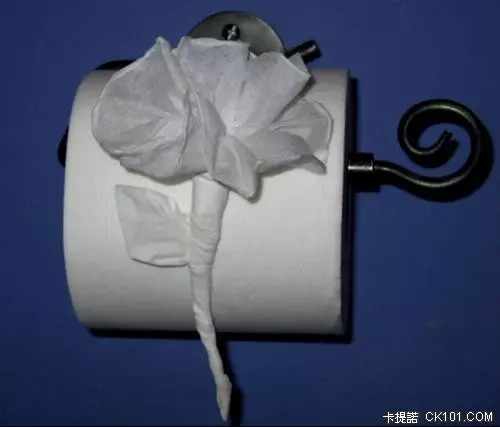 有必要把廁紙弄得這麼藝術嗎？這樣怎麼忍心拿它去擦？！ 