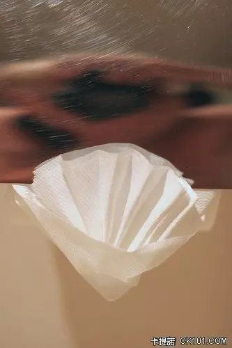 有必要把廁紙弄得這麼藝術嗎？這樣怎麼忍心拿它去擦？！ 
