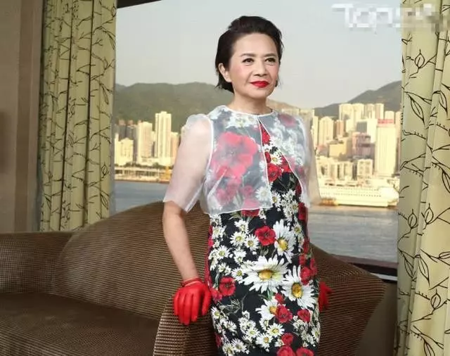 71歲影後葉德嫻晚景淒涼,兒女雙全無人照料,過年跟劉德華團聚