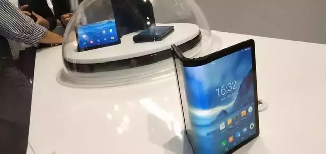 科普:摺疊手機為什麼能摺疊?折不壞麼?