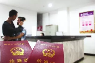 女友出20萬買房,我主動加她名,她拒絕不要,半年後才知自己太傻