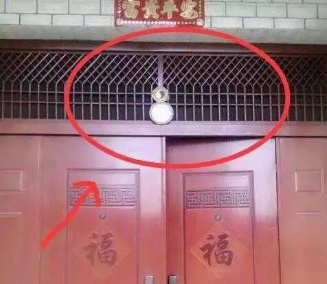 有錢人從不在這3個地方放鏡子,80歲老師傅告誡,小心越住越窮!