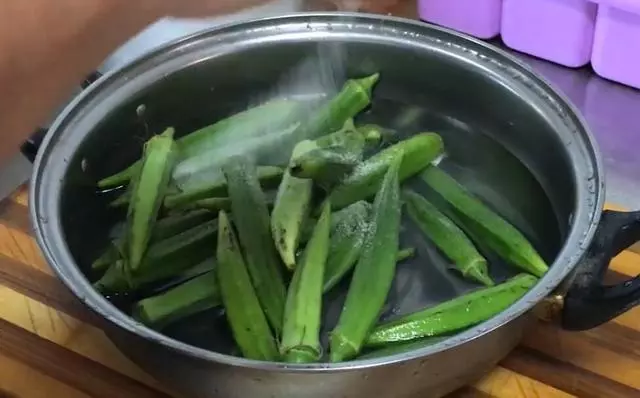 秋葵最好吃的做法,簡單易學,大人小孩都愛吃