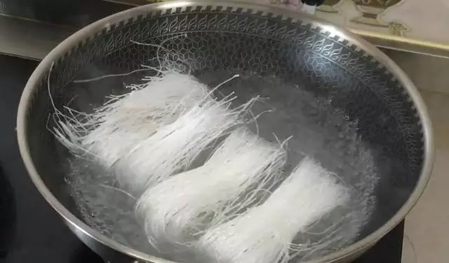 秋葵最好吃的做法,簡單易學,大人小孩都愛吃