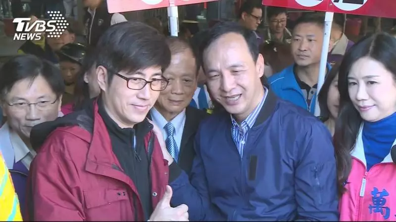 韓張配、韓朱配、柯韓配 韓:我只會ㄆㄟˋ..........