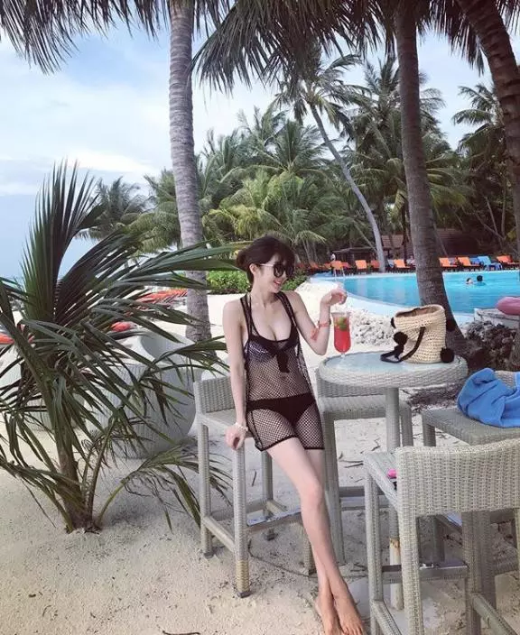 隔壁媽媽就算包緊緊還是讓人超分心!上衣一脫…風景美到受不了