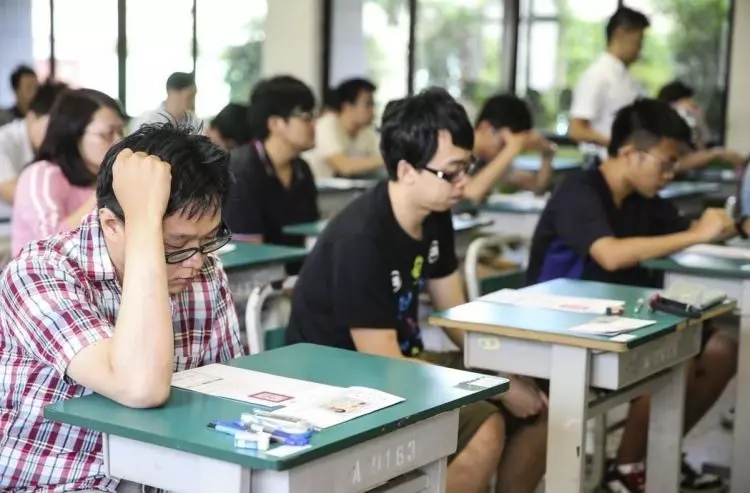89高職妹畢業…工作年資11年慘領28K!「3年超狂翻轉人生」年薪秒飛天:超勵志優質文!