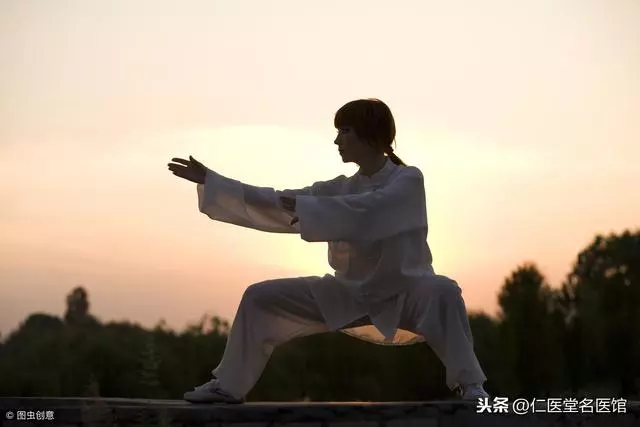 3分鐘速學八段錦,春天練:生髮陽氣、疏肝理氣、防病治病!