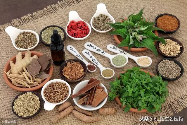 3分鐘速學八段錦,春天練:生髮陽氣、疏肝理氣、防病治病!