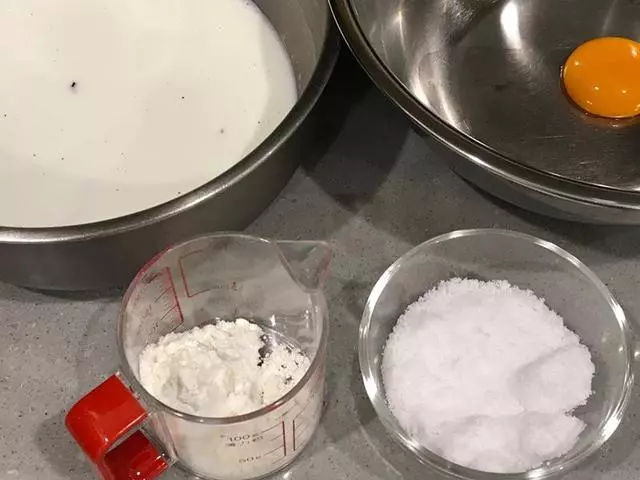 做甜品,掌握這個方法,教你調出「萬能」卡士達醬,配什麼都好吃