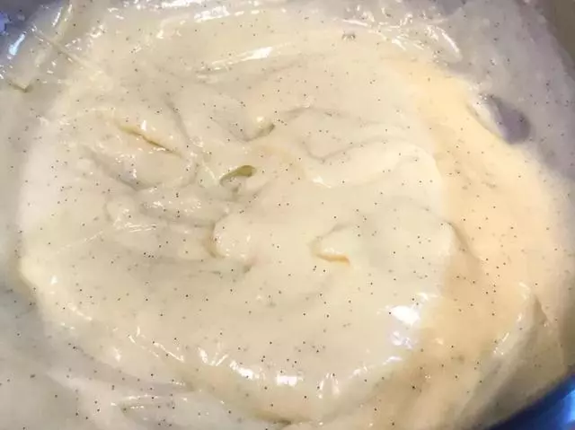 做甜品,掌握這個方法,教你調出「萬能」卡士達醬,配什麼都好吃