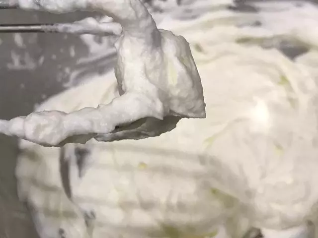 做甜品,掌握這個方法,教你調出「萬能」卡士達醬,配什麼都好吃