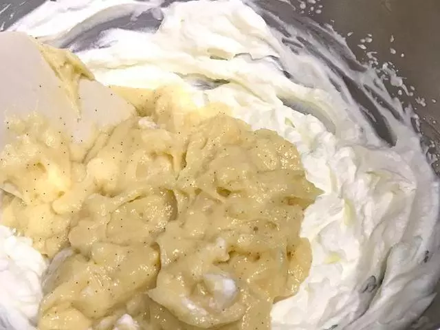 做甜品,掌握這個方法,教你調出「萬能」卡士達醬,配什麼都好吃