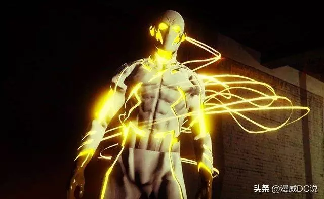 《閃電俠》終極反派「神速」將登場?片場照曝白色經典戰服!