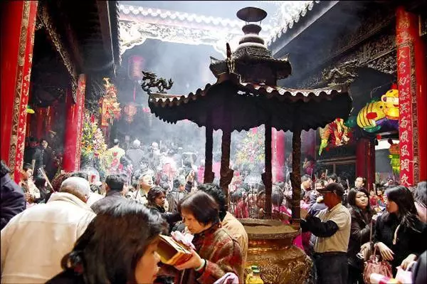 拜財神,補財庫!準備『這 5 種』水果+鮮花,看完才知道:原來我以前都拜錯了