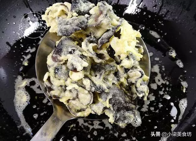 木耳新吃法,3分鐘就出鍋,外酥里軟,端上桌全搶光,比肉還好吃。
