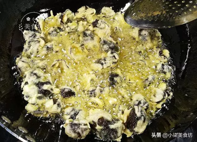 木耳新吃法,3分鐘就出鍋,外酥里軟,端上桌全搶光,比肉還好吃。