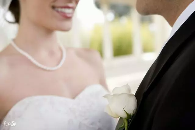 小叔子結婚,婆婆不讓我去,看到婚禮照片,我掐死她的心都有!