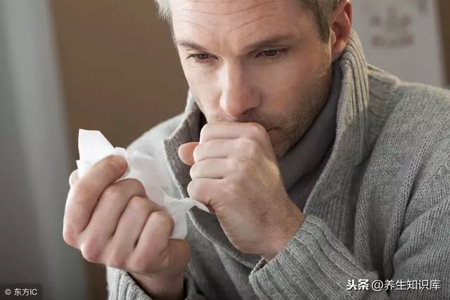 肺癌多是「拖」出來的,出現4種跡象,趁早就醫,尤其是這三類人