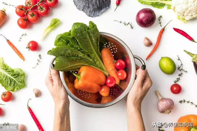 肺癌多是「拖」出來的,出現4種跡象,趁早就醫,尤其是這三類人