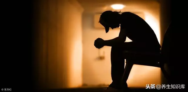肺癌多是「拖」出來的,出現4種跡象,趁早就醫,尤其是這三類人