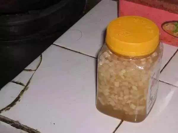 告訴你一個潤肺止咳的秘方,2個檸檬、一塊皮,每天吃一口,止咳又化痰、不易復發!