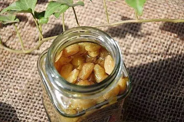 醋和「它」一起泡,每天吃一點,三高不來犯,血液暢通,血栓繞道