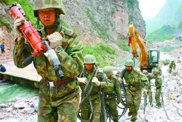 中國有上百萬退伍老兵,為啥退役兩年內禁止他們出國?原來如此!