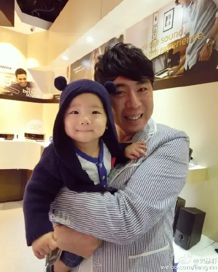 震驚!知名男主持人梁赫群傳隱瞞兒子病情,直到最後來不及才知道「沒呼吸」,崩潰大哭後現在竟...!