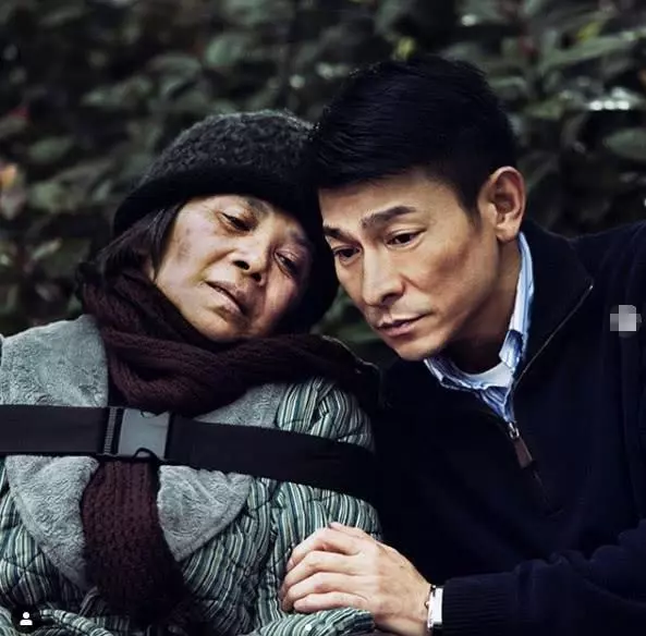 71歲影後葉德嫻晚景淒涼,兒女雙全無人照料,過年跟劉德華團聚!