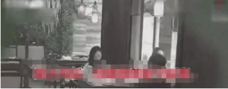 拜金女帶閨蜜相親,不理男子狂點17道菜,男子只用一招,拜金女吃癟還對他沒辦法