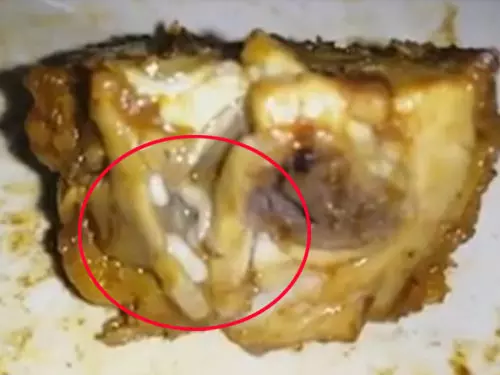 華裔男子投訴炸雞有蟲,網友卻產生質疑?