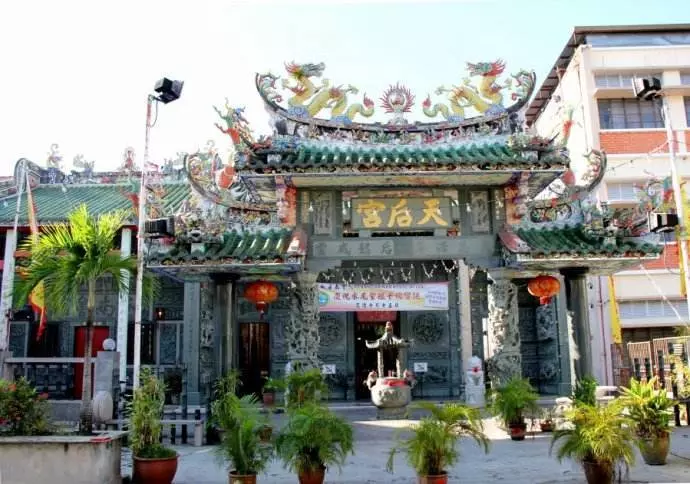 大馬7百萬華人生活到底是怎樣的?遊客一句「有錢無權」出乎意料!