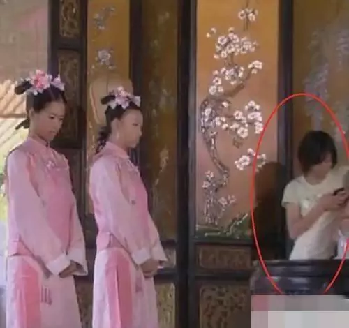 影視劇的穿幫鏡頭,看完笑出「豬」聲,請問導演你是用心的嗎?