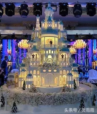 富二代花了「500萬做結婚蛋糕」,大家都罵奢侈!但蛋糕一推出來,全場被「美到目瞪口呆」!