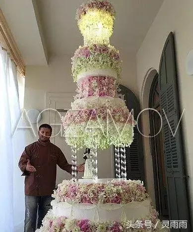 富二代花了「500萬做結婚蛋糕」,大家都罵奢侈!但蛋糕一推出來,全場被「美到目瞪口呆」!