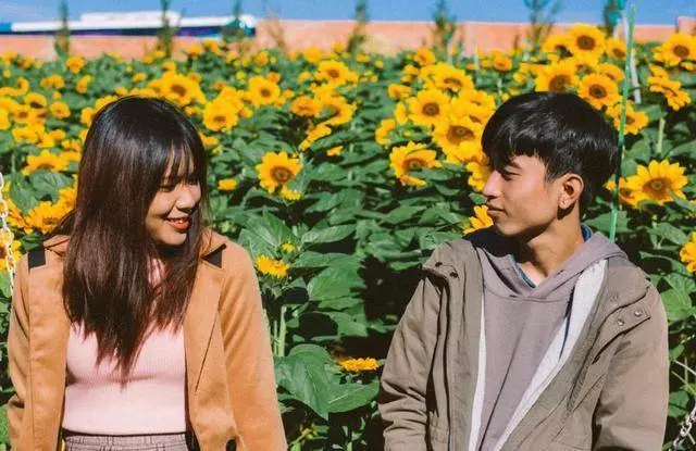 兒子離世三個月,兒媳再婚,收拾兒子遺物,婆婆跪謝兒媳仁義