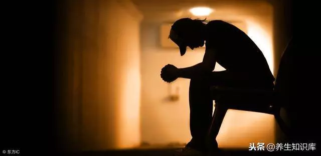 肺癌多是「拖」出來的,出現4種跡象,趁早就醫,尤其是這三類人