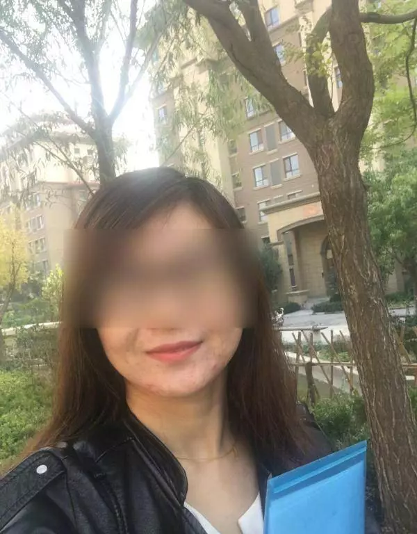 聽信「半仙」妖言欲把「蛇仙」趕出體外,丈夫將妻子雙手綁在身前,用鞭子抽打致死!一對兒女全程目睹…