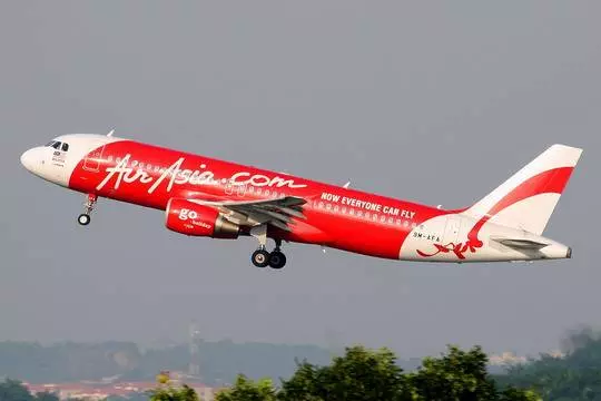 【Tony的瘋狂事跡!】用RM1買下AirAsia經營權,短短几年讓亞航從負債成為上市公司!他現在竟成了…