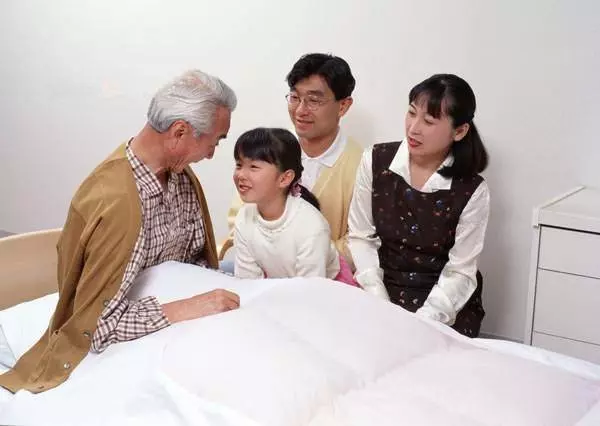 我把房子證過戶到小兒子名下,跟大兒子徹底鬧掰 網友說做的對