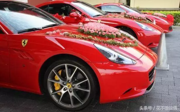婚後三年沒有回老家,元宵節帶妻子回去團聚,推開門我淚目