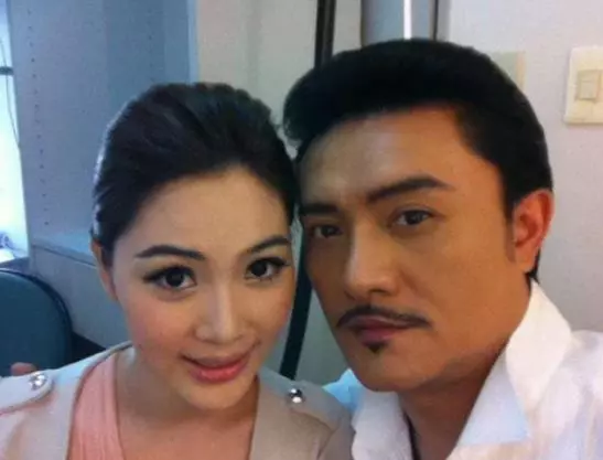 50歲李㼈驚傳婚姻亮紅燈!小嬌妻淚訴已經很累了,真的沒力氣再「辦事情」,好男人李㼈難得動怒