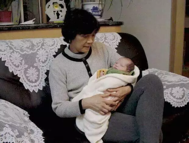 婚後不到兩個月婆家一門抬出兩口棺材,如今一家人日子過成了這樣