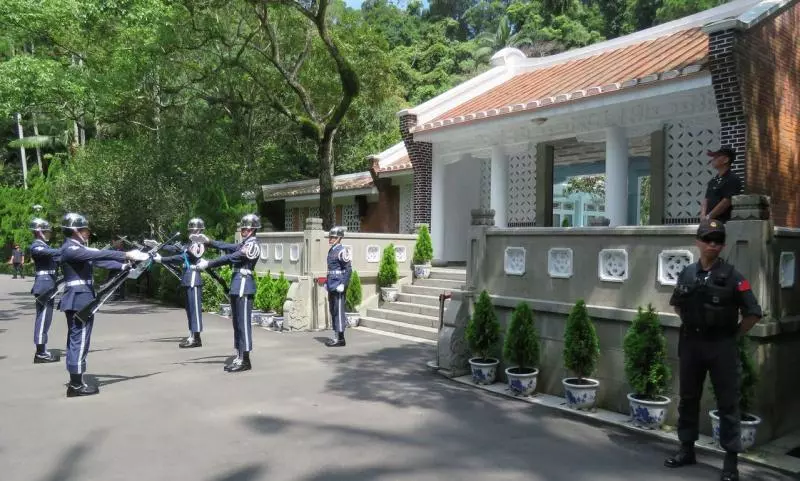 「蔡丁貴敢辱蔣將為他重塑髮型」 黃埔子弟護慈湖