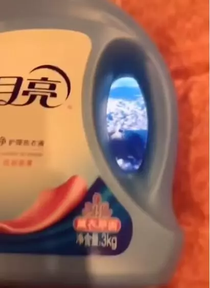 沒錢出國怎麼辦,網友瘋拍「假出國美照」一秒上飛機,笑噴了!