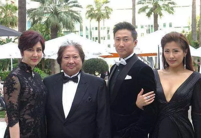 洪金寶最美兒媳近照,曾是世界名模,今生完兩個孩子後胖成這般!所以說女人為了家庭可以很偉大